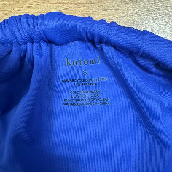 Kotomi Floral Bikini Swimsuit: NWT: size small! - Picture 2 of 3